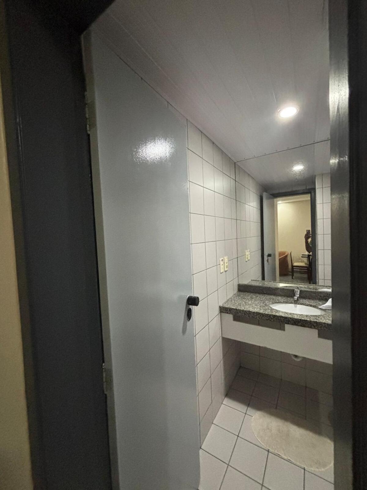 Flat Meireles Luzon 303